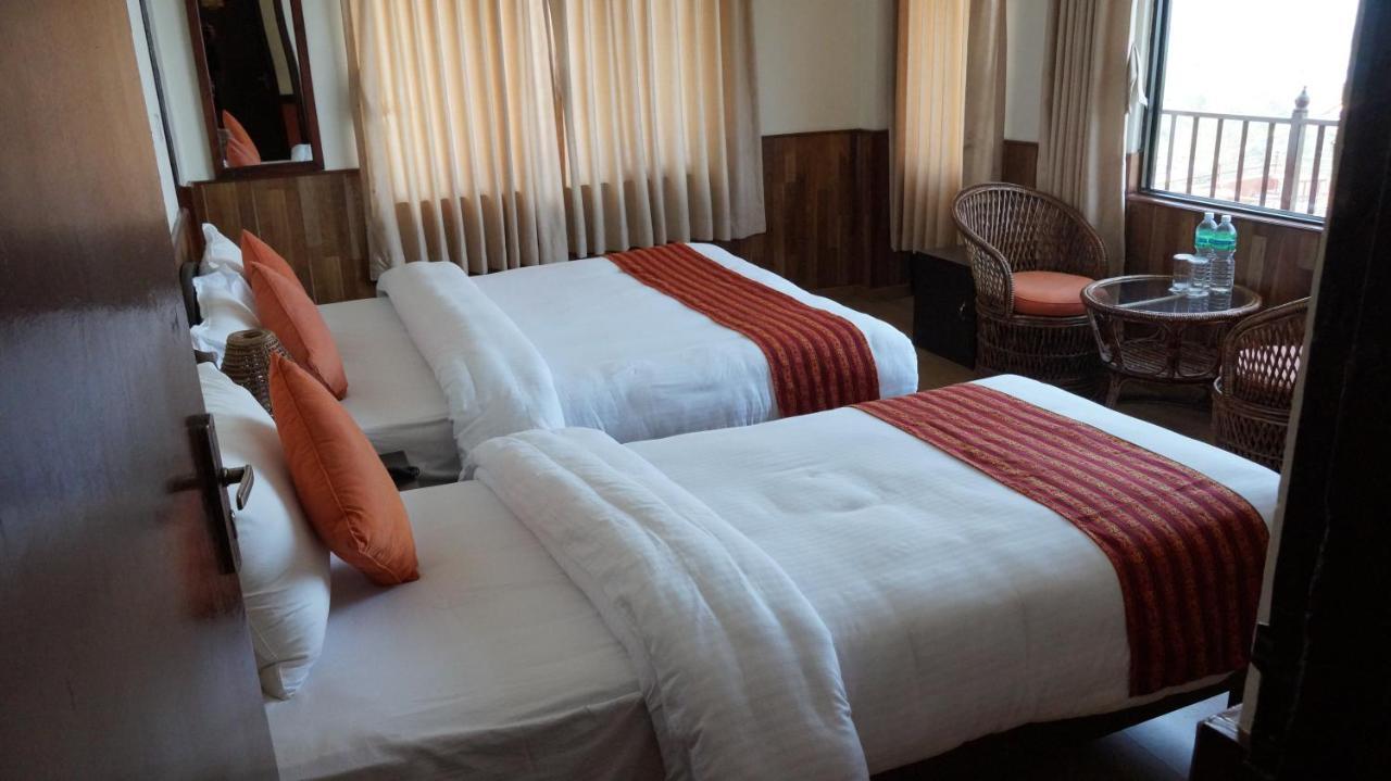 Gaia Holiday Home Дхуликхел Экстерьер фото