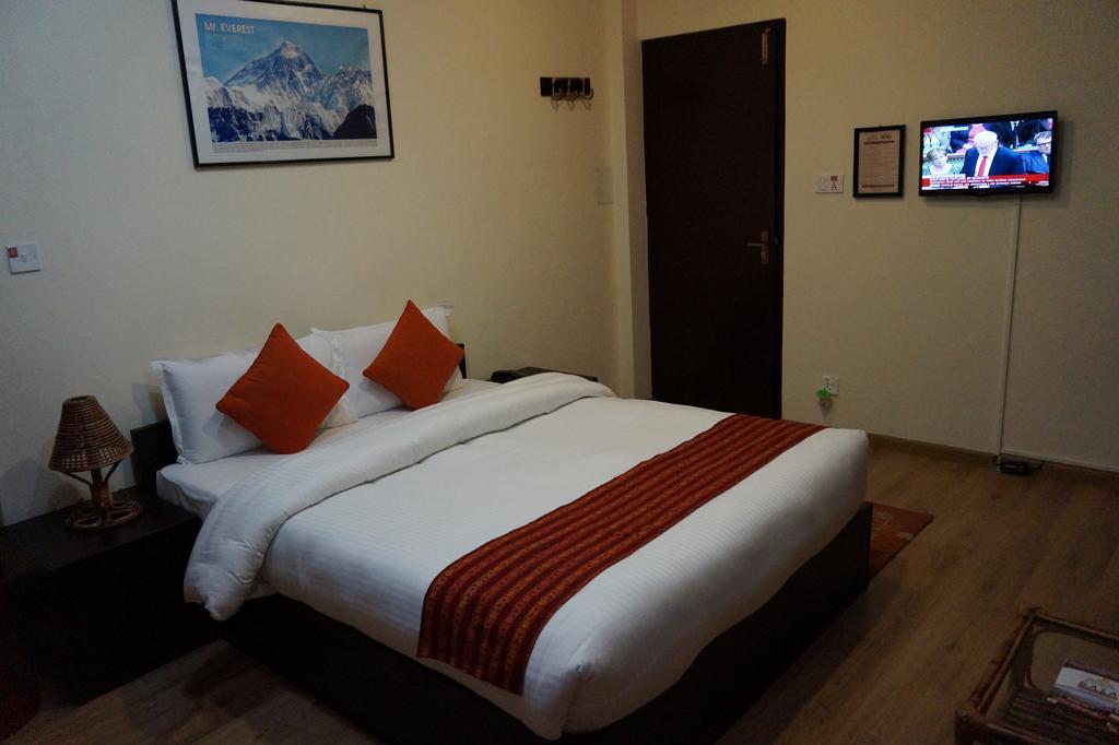 Gaia Holiday Home Дхуликхел Экстерьер фото