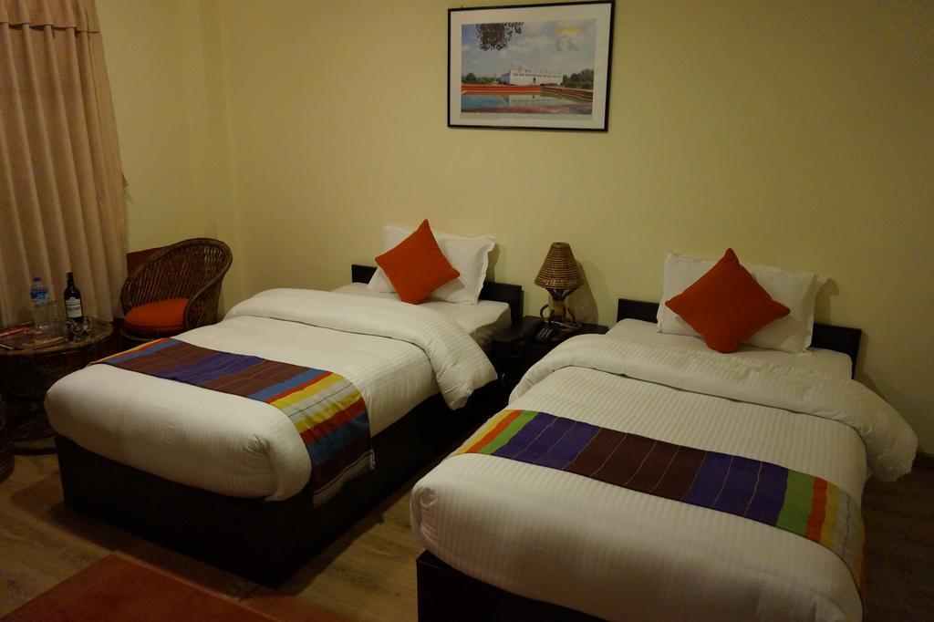 Gaia Holiday Home Дхуликхел Экстерьер фото