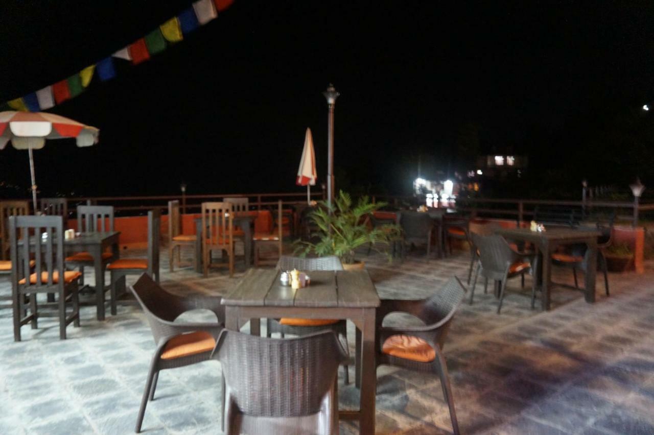Gaia Holiday Home Дхуликхел Экстерьер фото