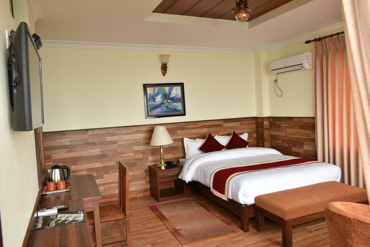 Gaia Holiday Home Дхуликхел Экстерьер фото