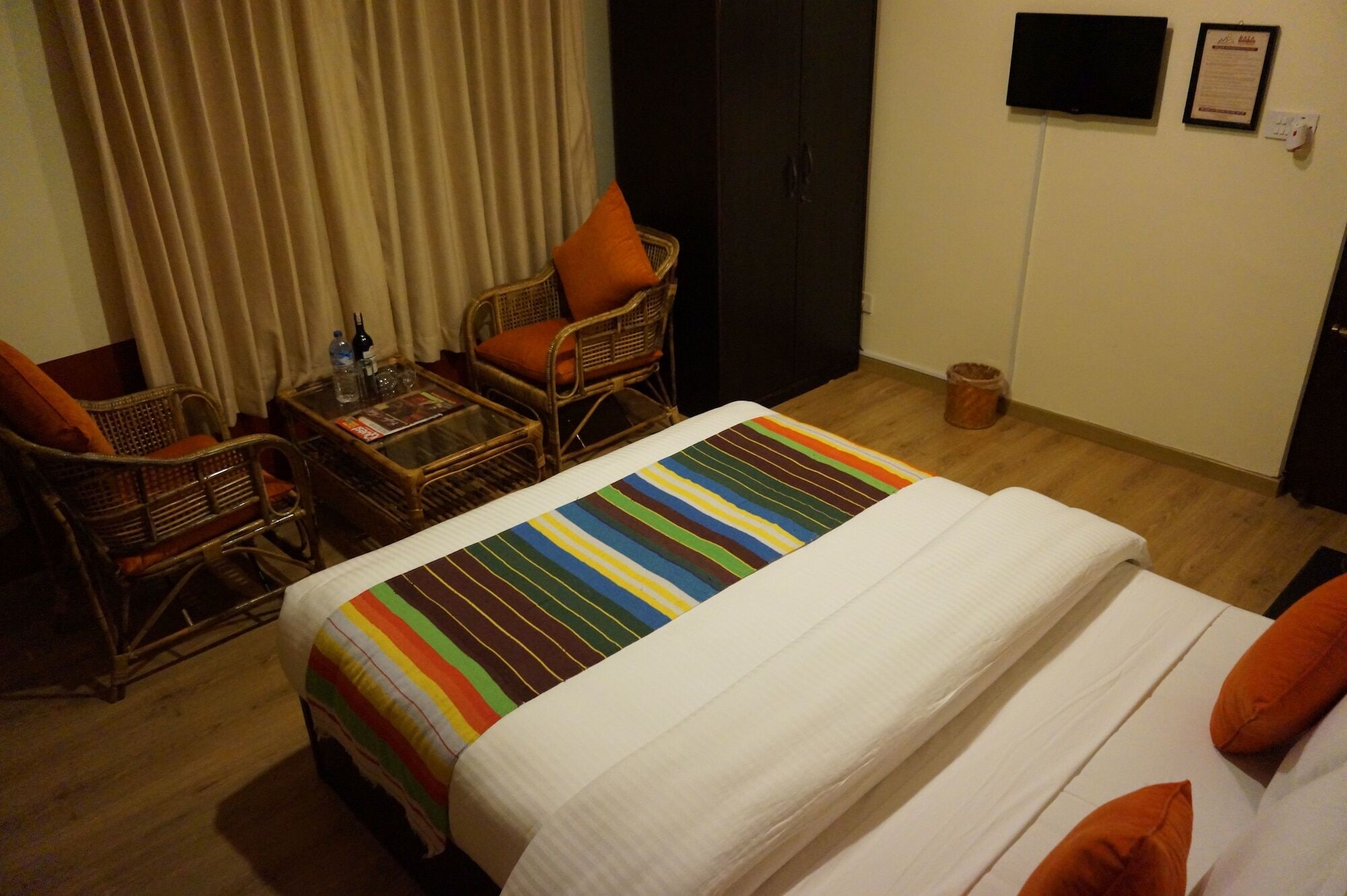 Gaia Holiday Home Дхуликхел Экстерьер фото